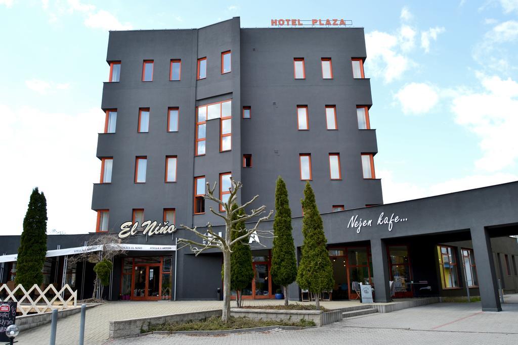 Hotel Plaza Mladá Boleslav Exteriör bild